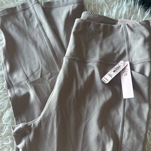 Victorias Secret L Essentially Legging taupe Cream NWT